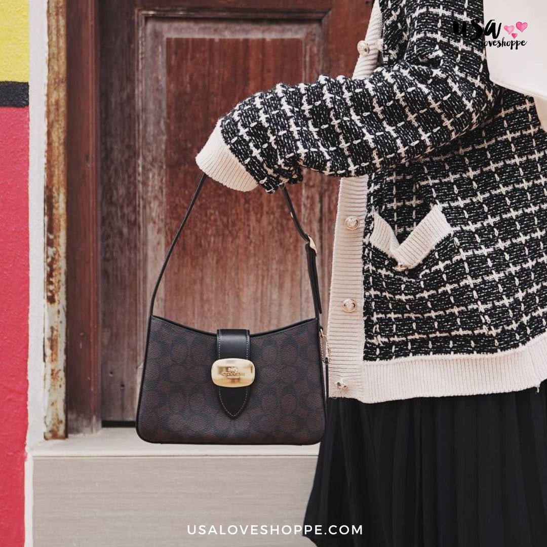 Embrace Summer with the Perfect Coach Outlet Bag!