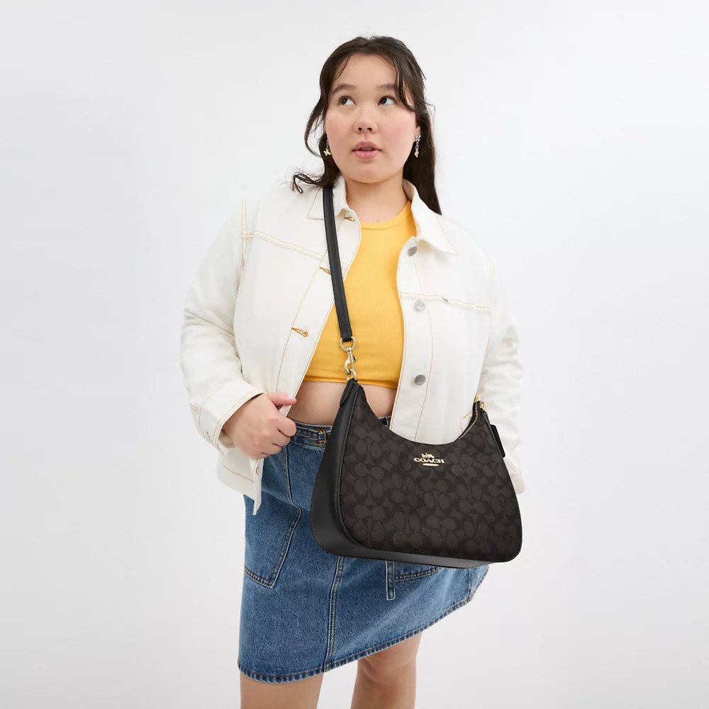 Why Signature Canvas Is So Popular for Coach Bags