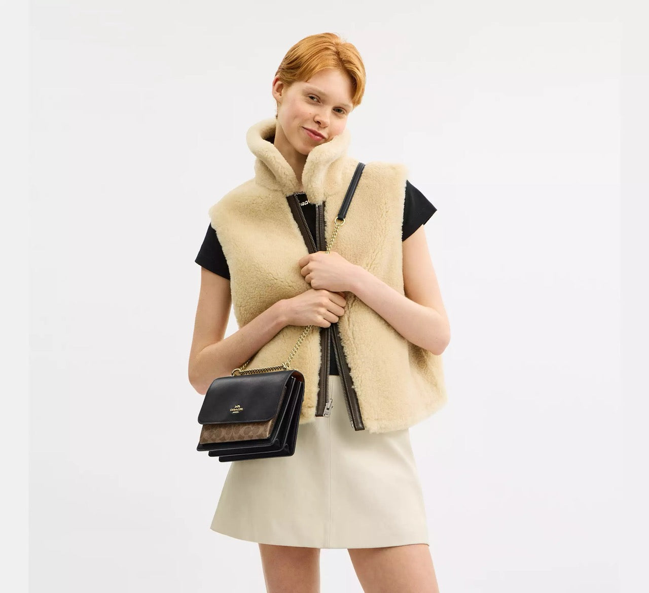 Why Signature Canvas Is So Popular for Coach Bags