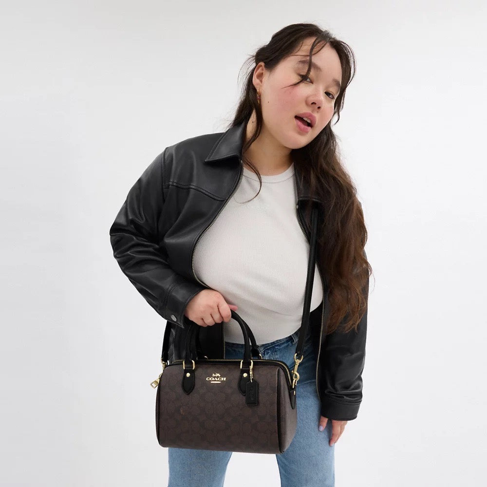 Why Buying from a Branded Fashion Outlet Matters