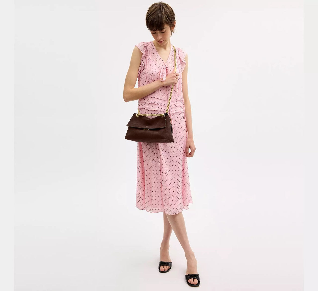 Why Buying from a Branded Fashion Outlet Matters