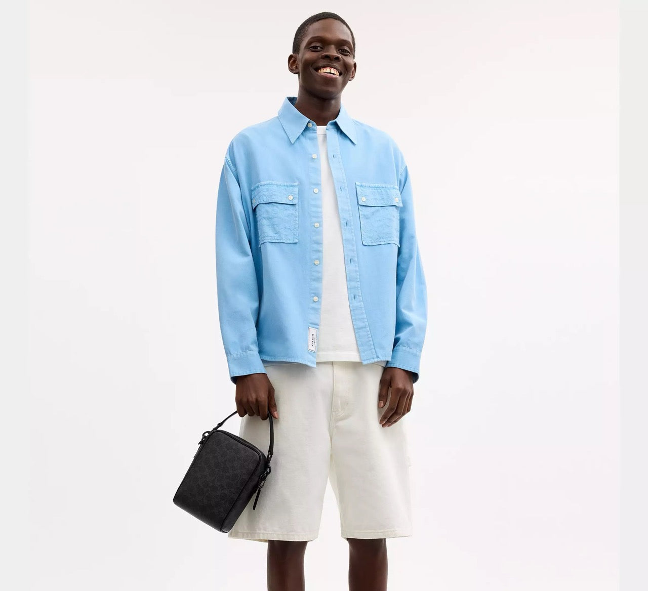 Why Signature Canvas Is So Popular for Coach Bags