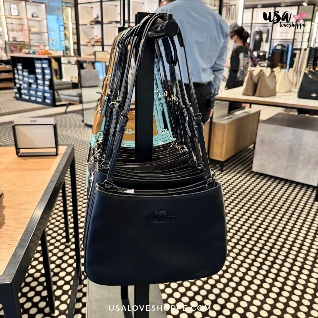 Exploring the Coach Outlet Black Envelope Crossbody 2015: A Comprehensive Guide