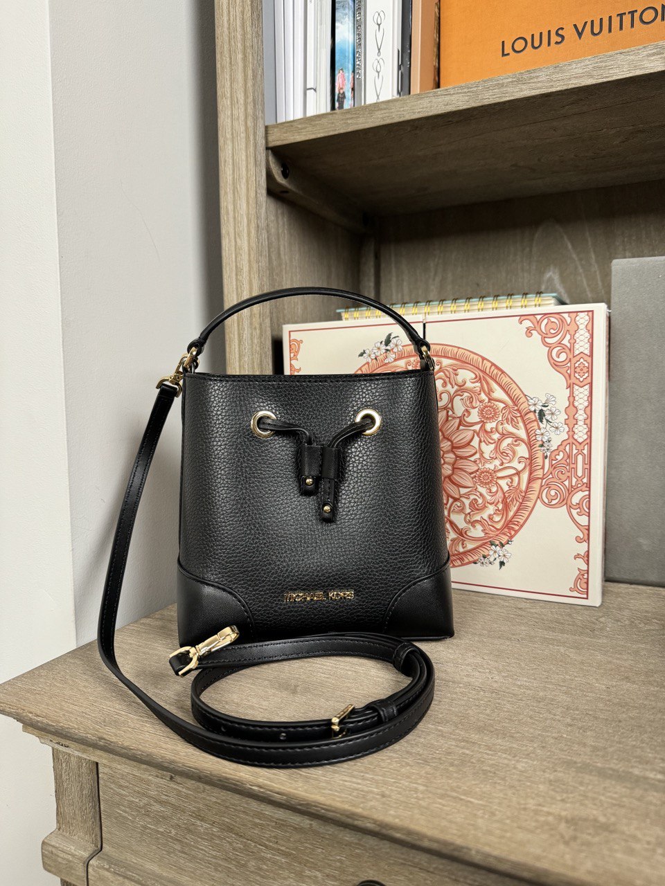 Michael kors mercer small black sale