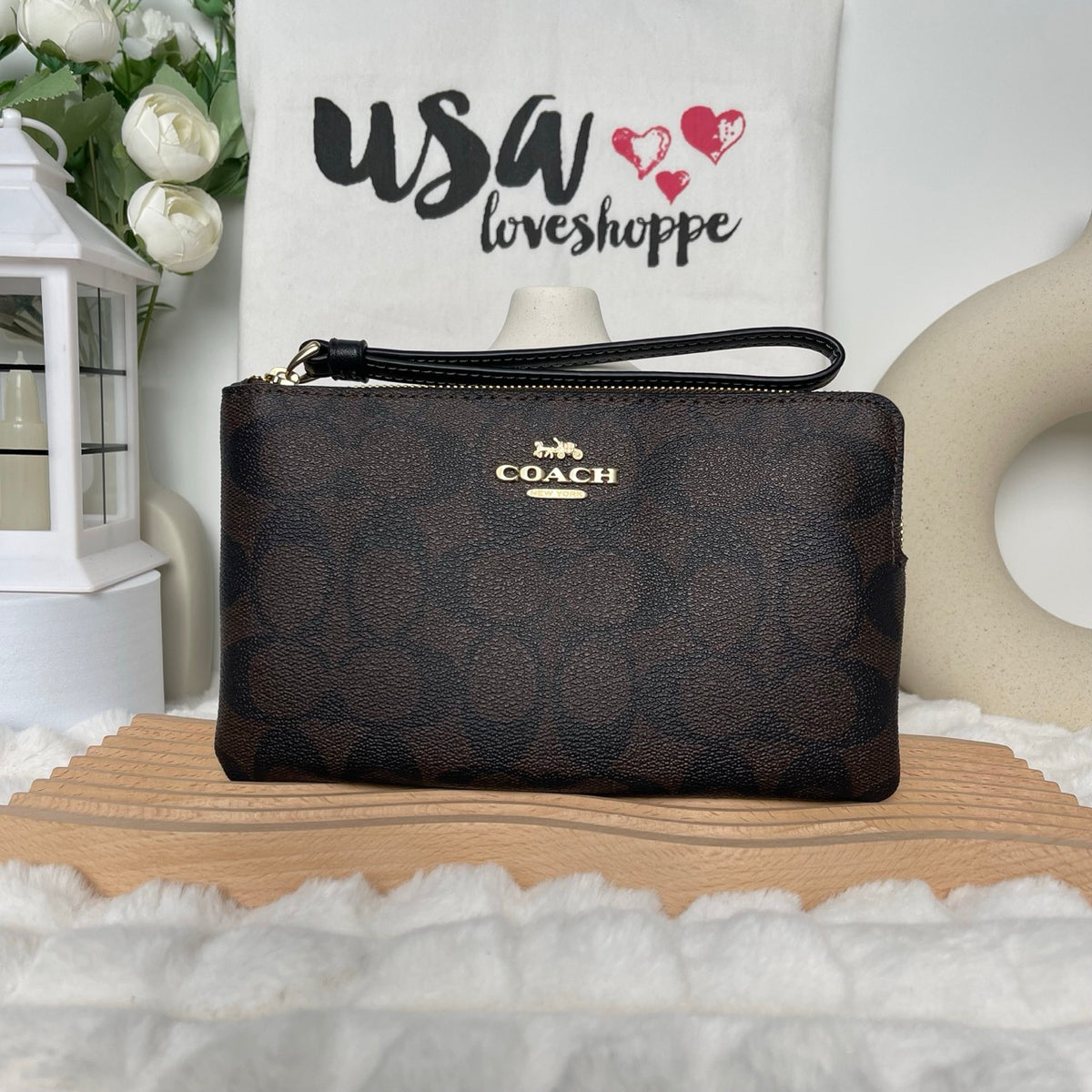 C0ACH Bag Malaysia | C0ACH Large Corner Zip Wristlet In Signature 