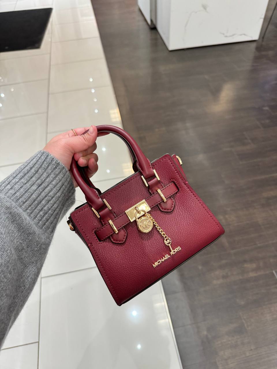 Michael kors best sale hamilton red