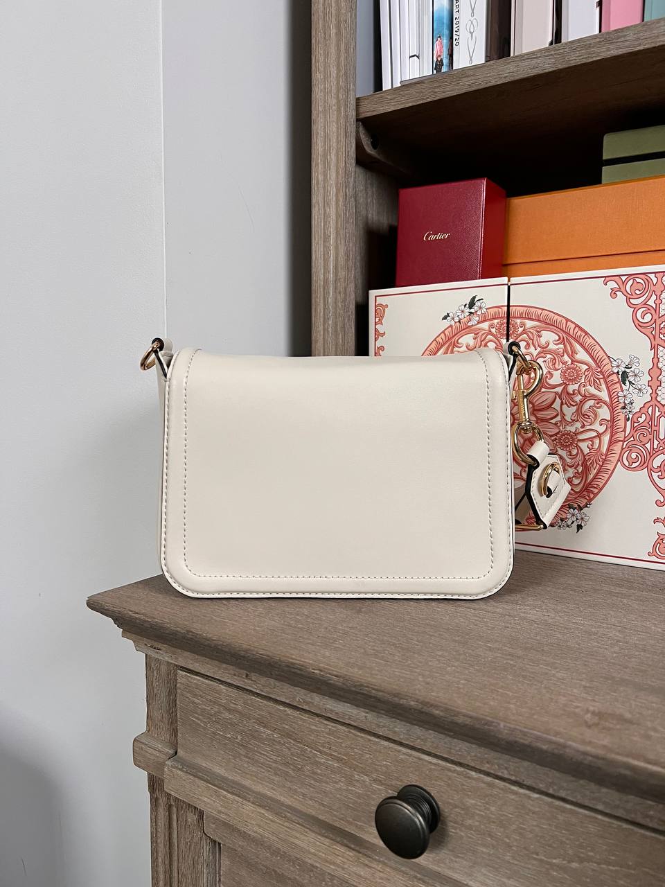 MJ Signet Leather Flap Crossbody in Marshmallow (H901L01RE21-272)