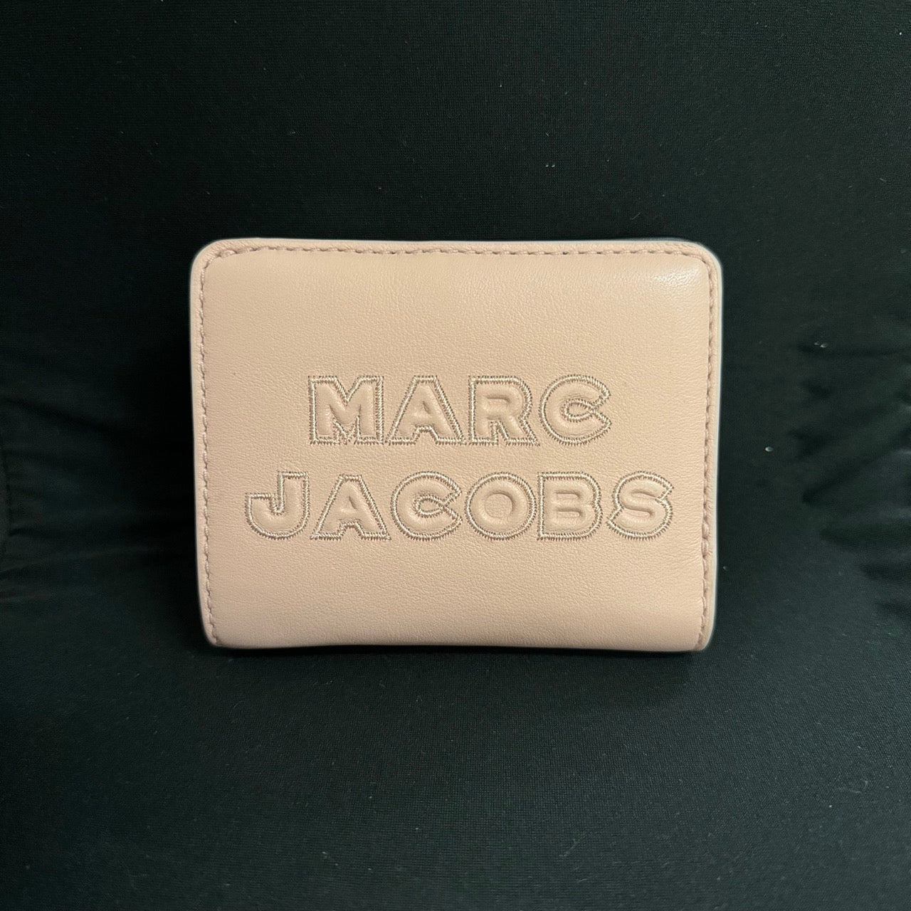 MJ Logo Folding Wallet in Sugar Peach (M0015752)