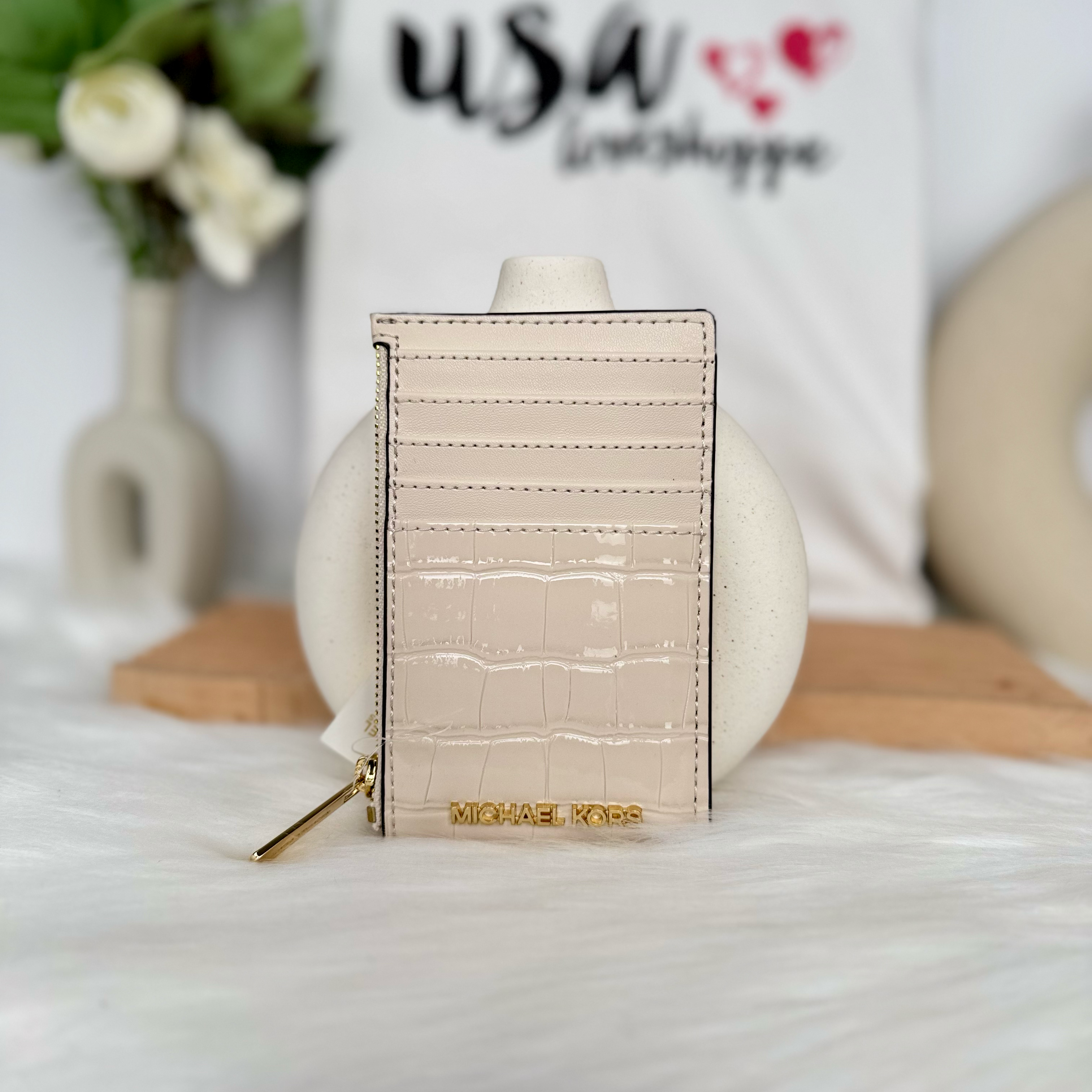 Michael Kors Jet Set Travel Medium TZ Card Case in Light Cream (35F4GTVD2A)