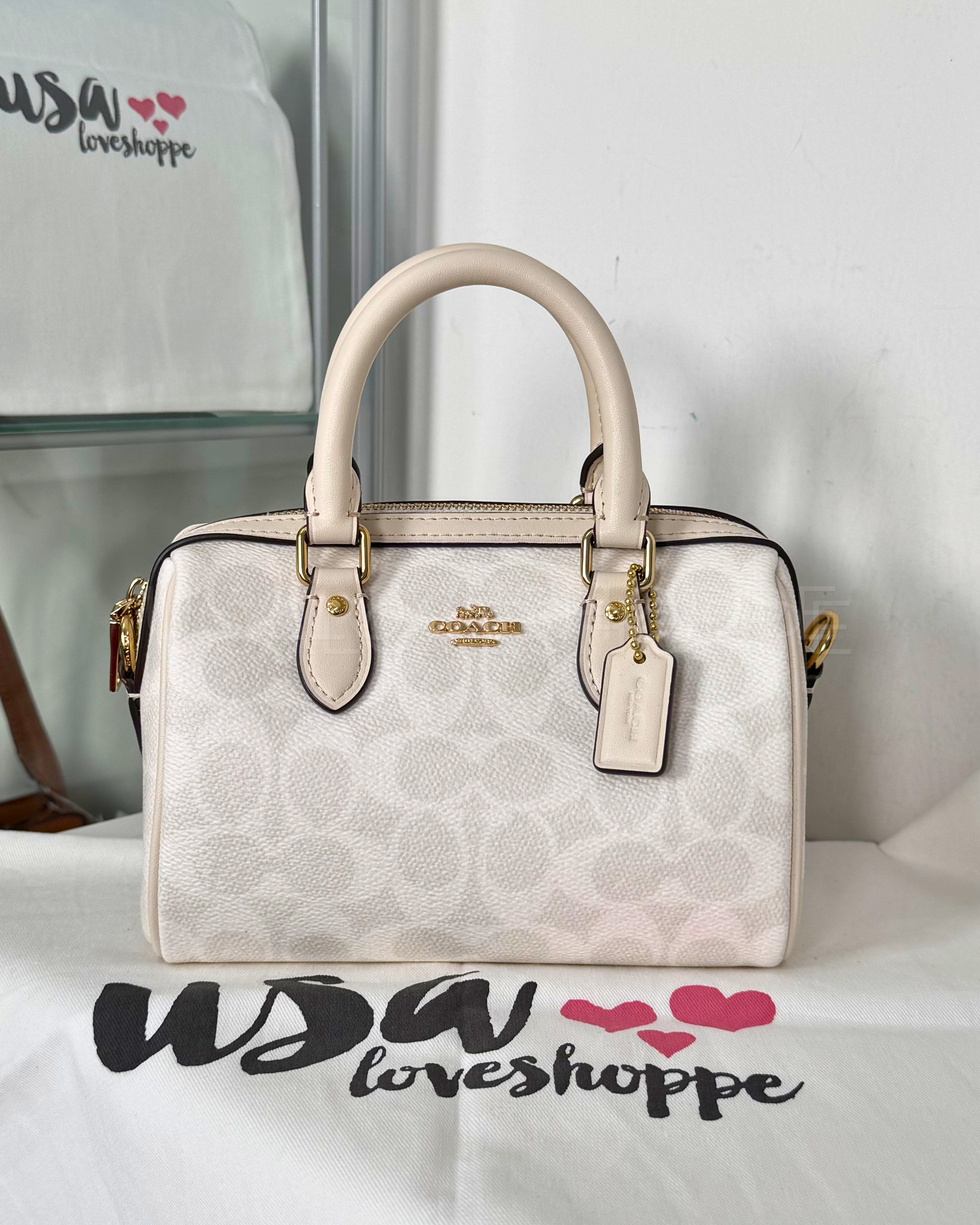 Why Signature Canvas Is So Popular for Coach Bags