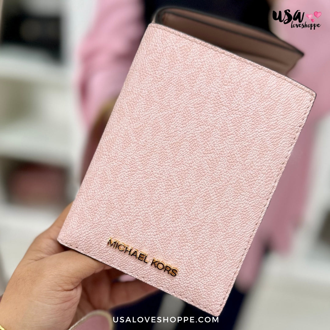 Embark on New Adventures with the Michael Kors Jet Set Travel Medium Passport Case!