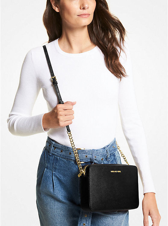 Why Neutral Handbags Never Go Out of Style