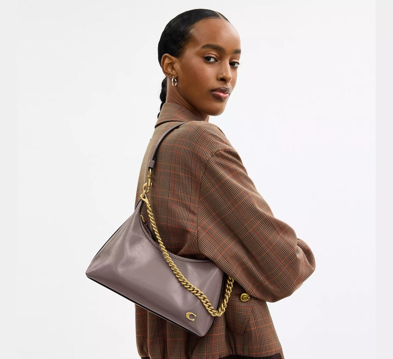 Coach Juliet Shoulder Bag 25 in Ash (CAD75): The Neutral It-Bag That Goes With Everything