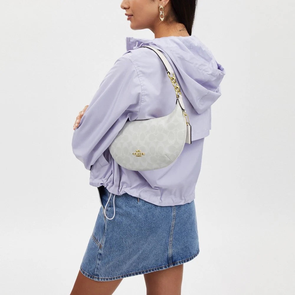 Unveiling the Exclusive COACH Payton Hobo in Signature Canvas – A Symbol of Elegance at Unmatched Prices
