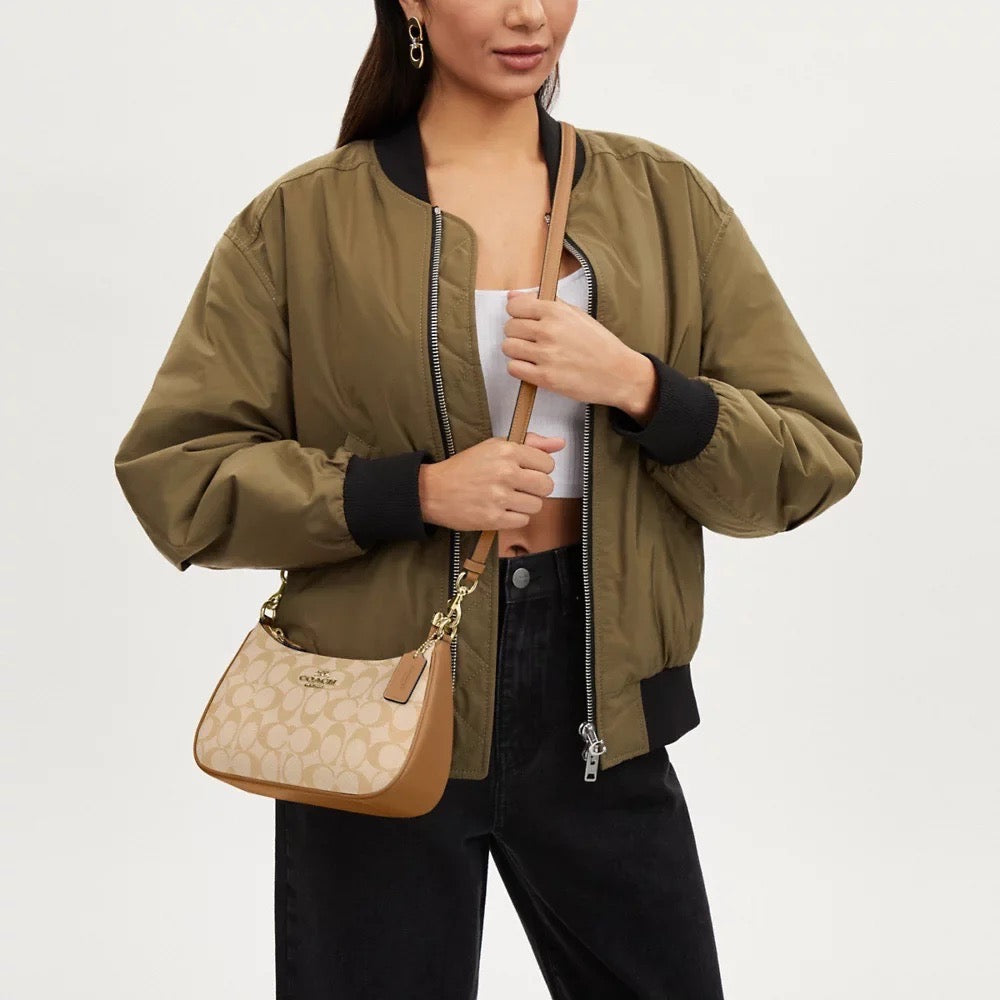 Discover the Allure of the COACH Teri Shoulder Bag – A Style Statement for Less