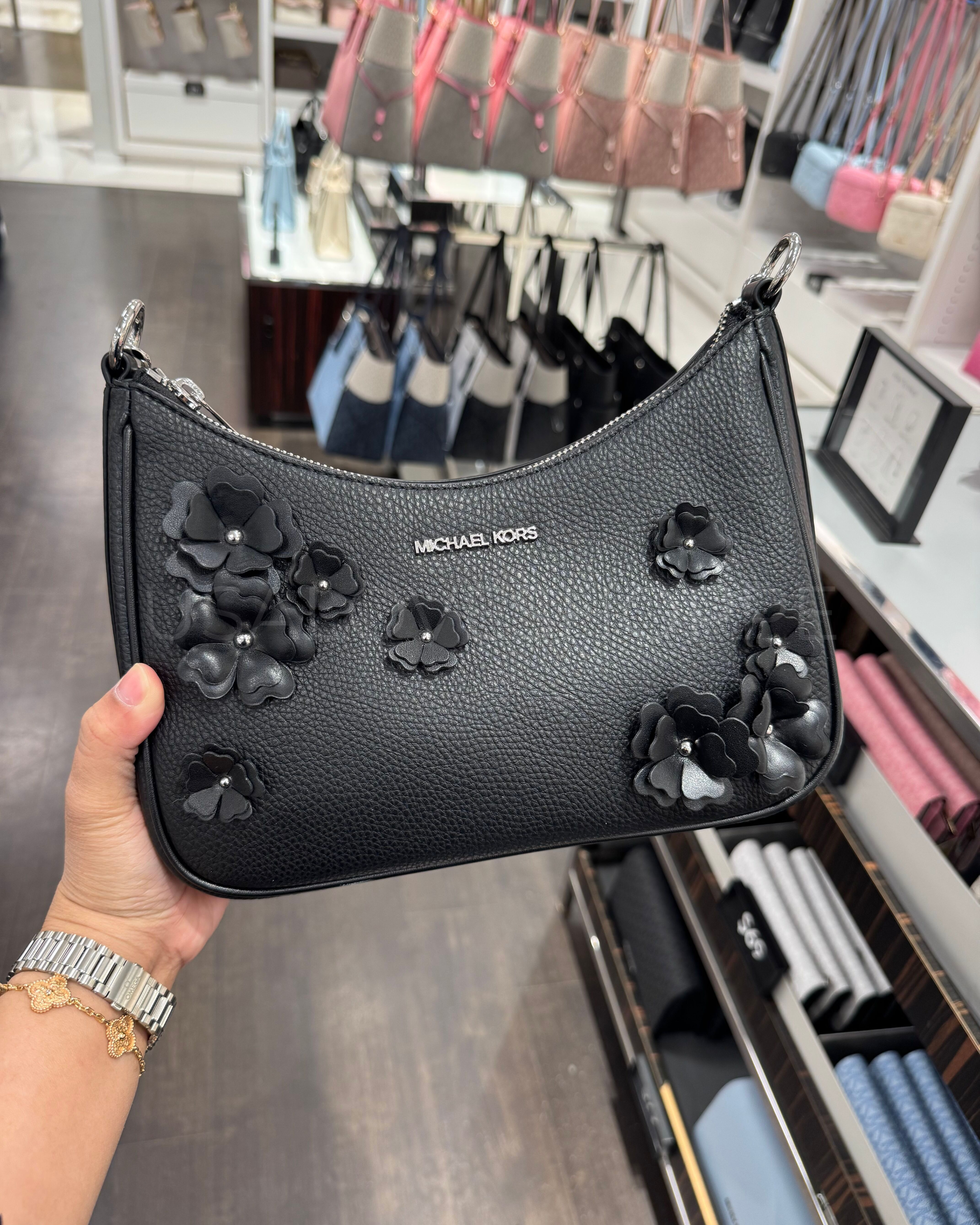 Why Neutral Handbags Never Go Out of Style