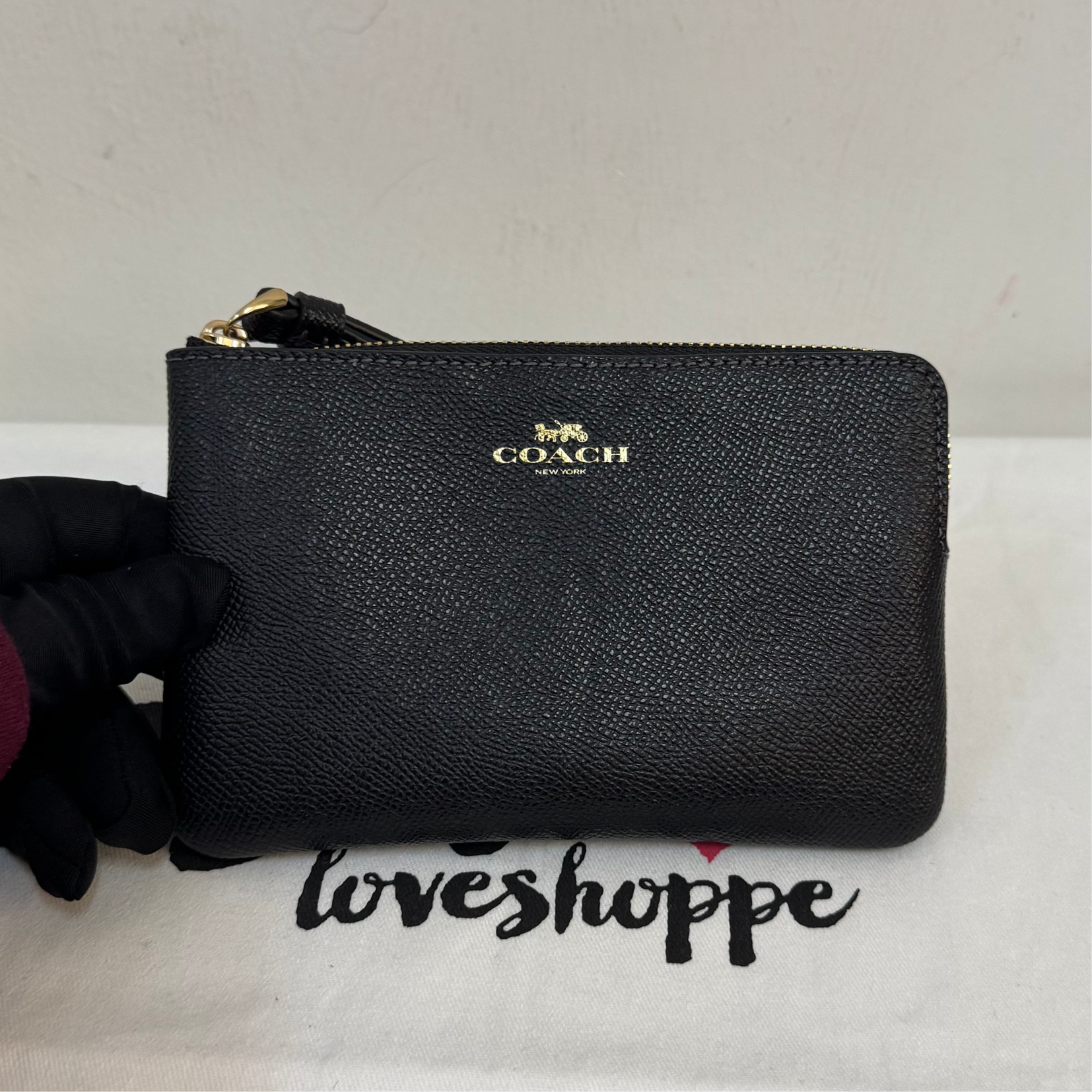 [AUCTION][READY STOCK MY] COACH Crossgrain Leather Corner Zip Wristlet in Black (CV396)