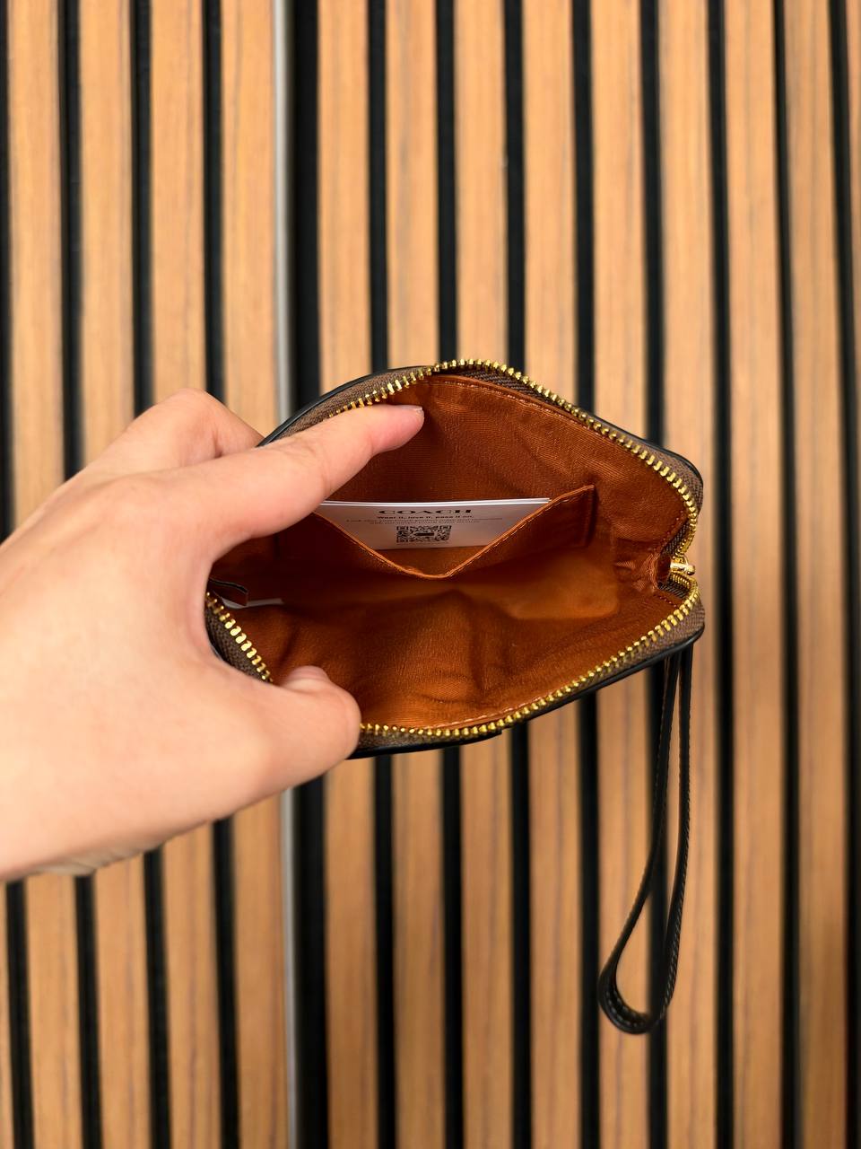 [READY STOCK MY] COACH Corner Zip Wristlet In Signature Canvas With Stripe in Tan/Black (CW854)