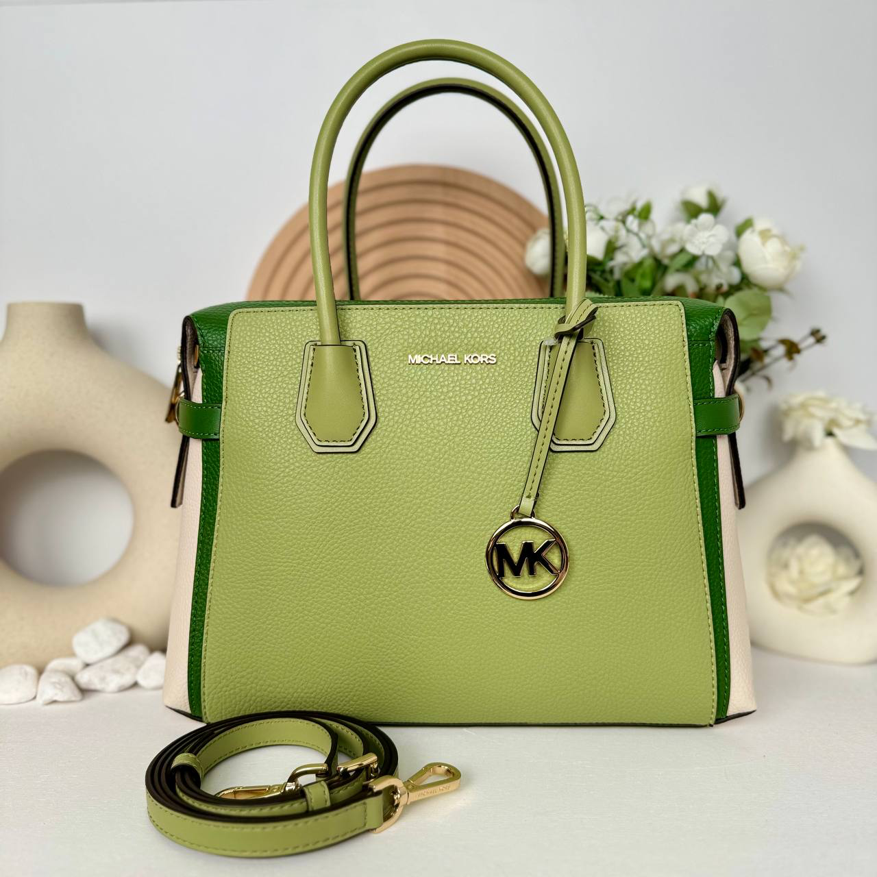 Michael bevorzuge kors green handbags