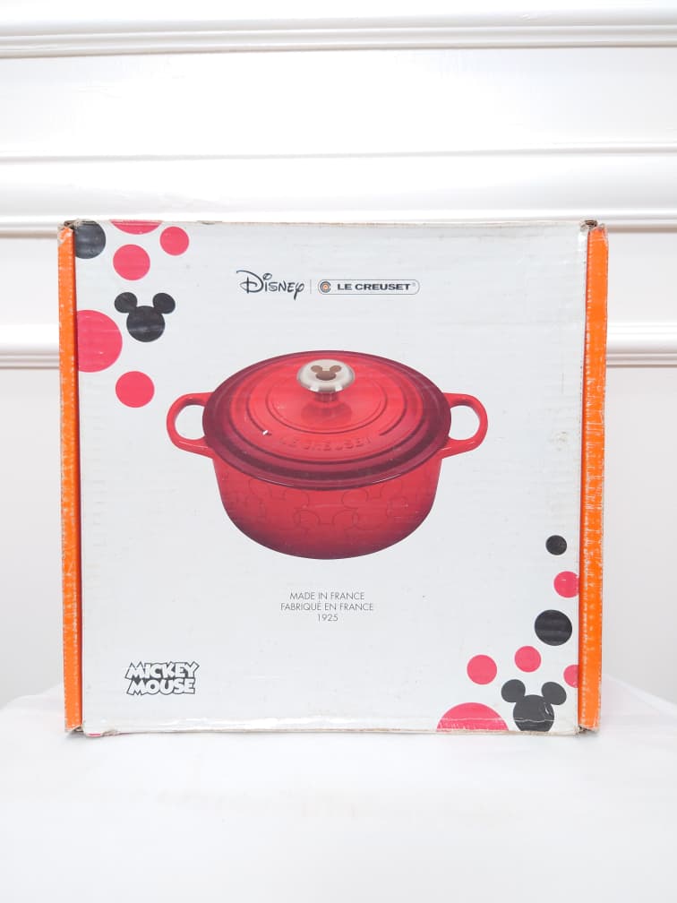 [READY STOCK MY] LE CREUSET DISNEY MICKEY MOUSE DUTCH OVEN 4.5 QT