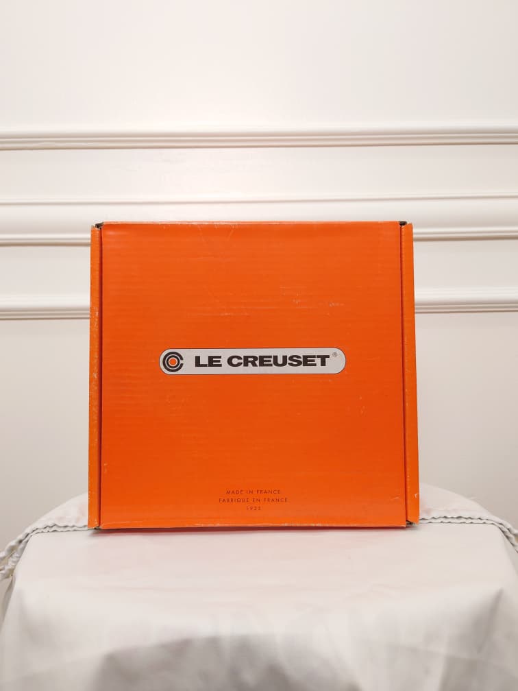 [READY STOCK MY] LE CREUSET SIGNATURE ROUND CASSEROLE 5.5 QT IN CERISE