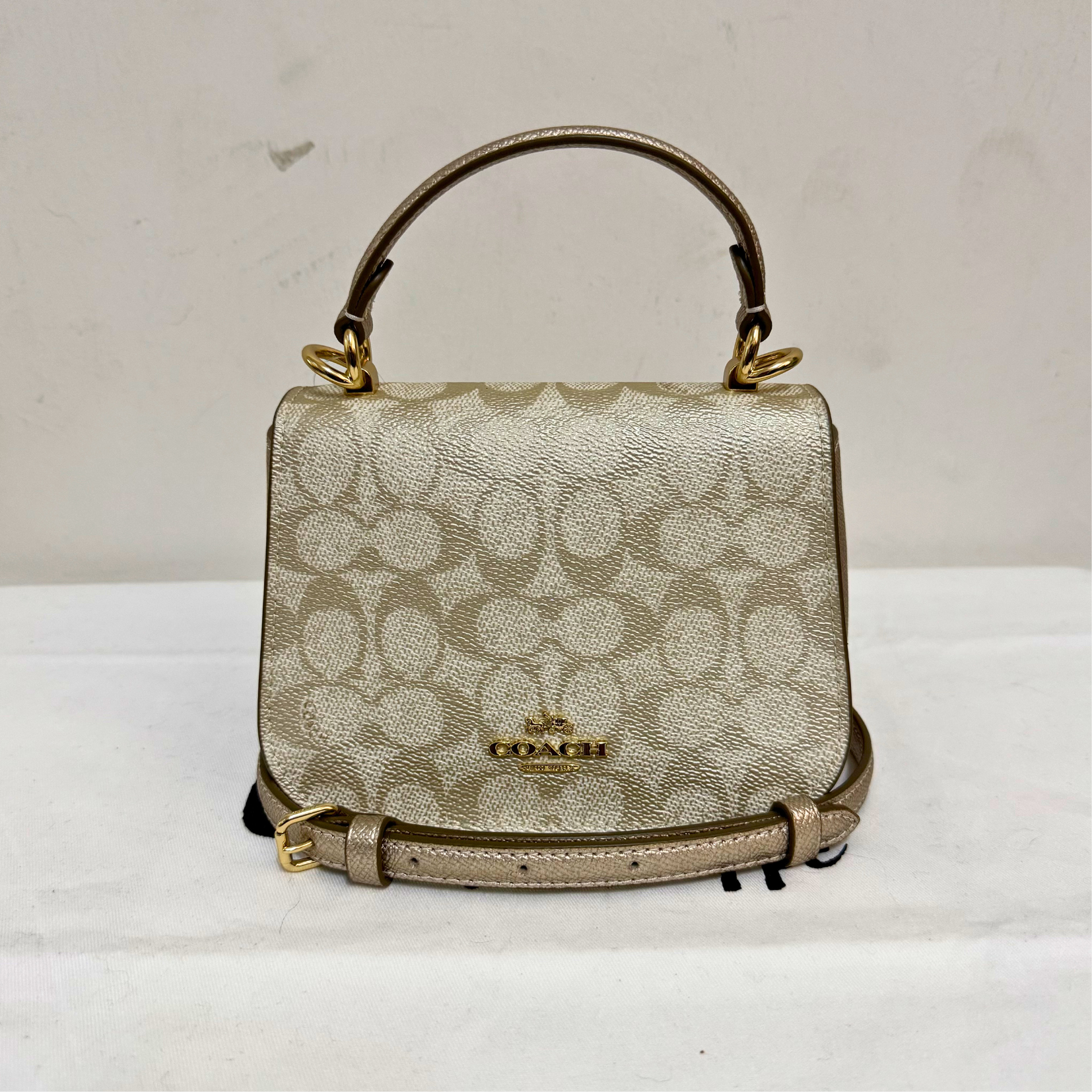 [AUCTION][READY STOCK MY] COACH Lysa Top Handle Bag In Signature Canvas in Champagne Multi (CX576)