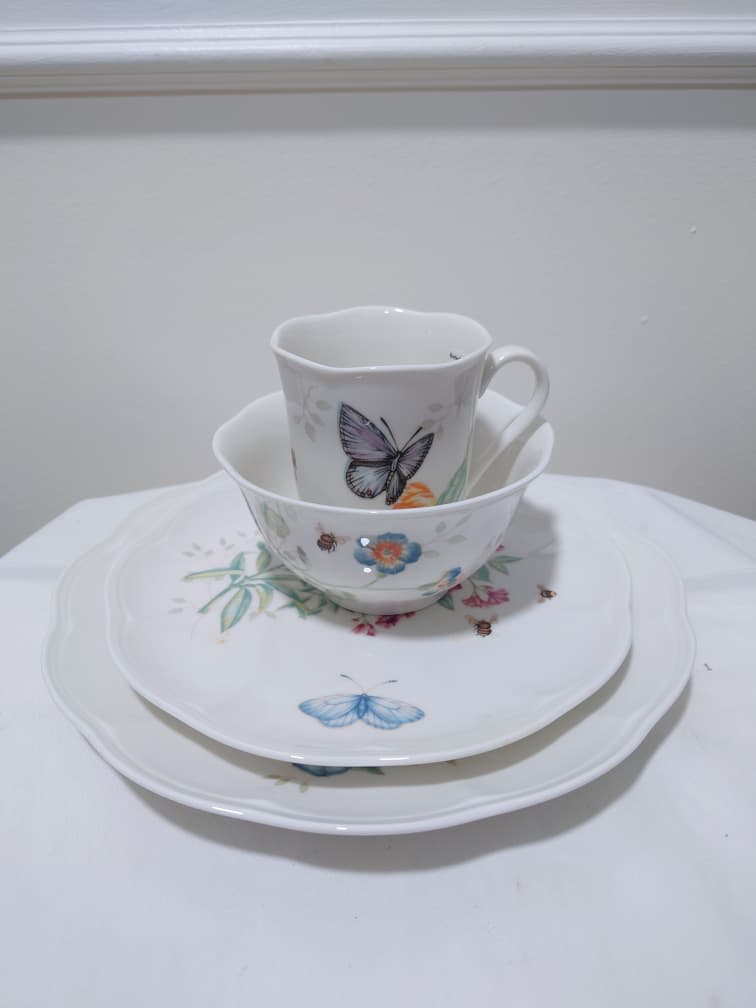 [READY STOCK MY] LENOX BUTTERFLY MEADOW 24 PCS DINNERWARE SET