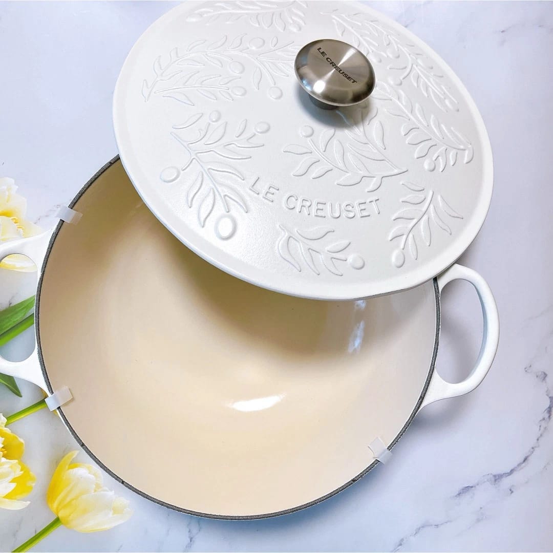 [READY STOCK MY] LE CREUSET SOUP POT DESIGN OLIVE BRANCH 5.25 QT IN COTTON