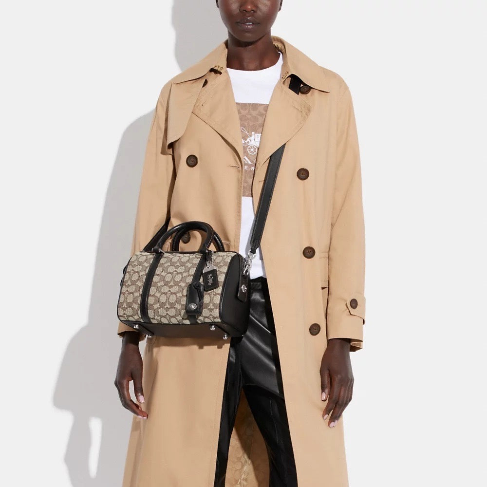 時計 COACH LADIES CAL 117 WITH BOX AND PAPERS COACH LADIES CAL 117 WITH BOX AND PAPERS