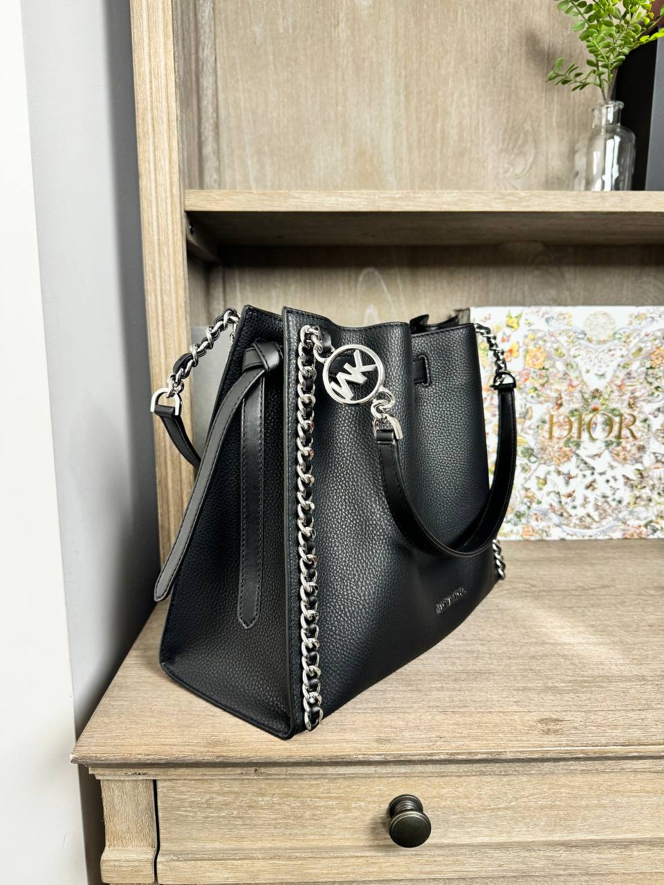 [INCOMING ETA 30 DAYS] Michael Kors Mina Large Belted Chain Inly Shoulder Bag in Black (35H3S4ML3I)