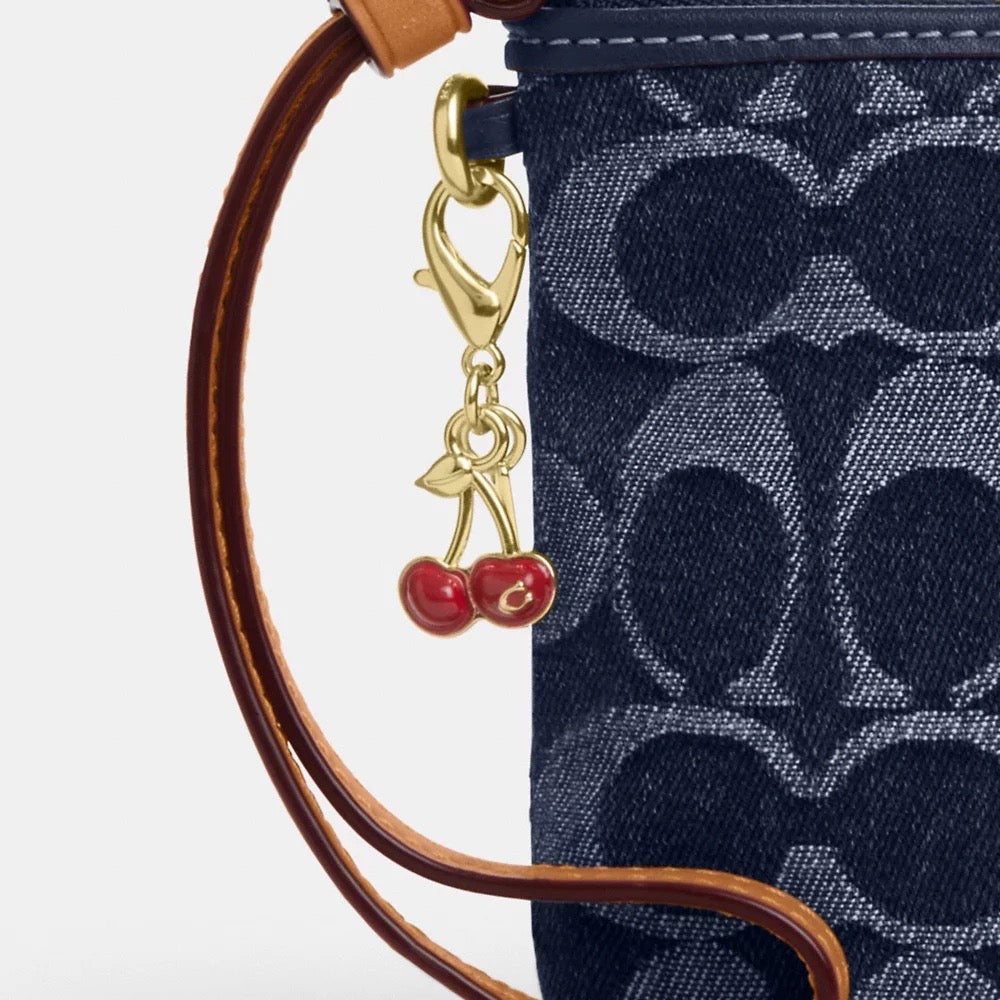 [READY STOCK MY] COACH Corner Zip Wristlet In Signature Denim in Denim/Natural (CZ452)