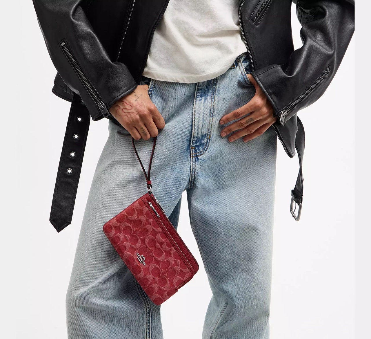 [INCOMING ETA 30 DAYS] COACH Double Zip Wallet In Signature Denim in True Red (CDN22)