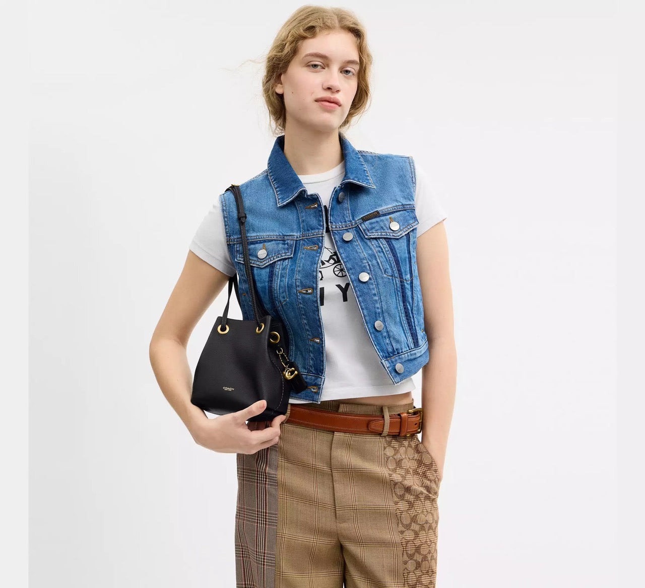 [INCOMING ETA 30 DAYS] COACH Jade Drawstring Bag in Black (CER84)