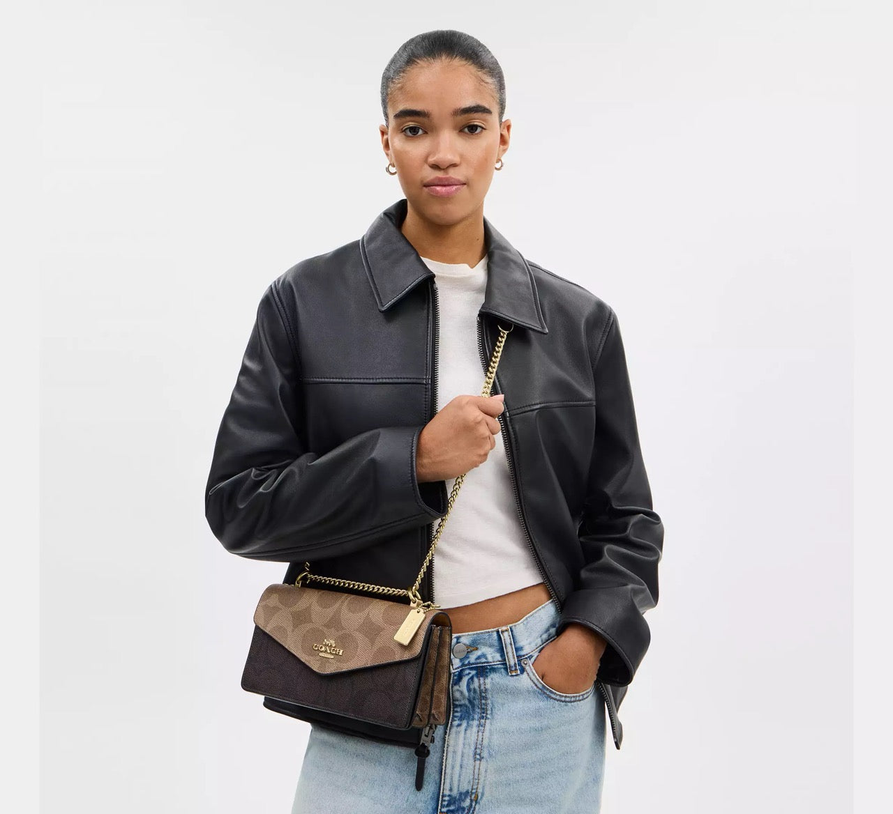 [INCOMING ETA 30 DAYS] COACH Klare Envelope Crossbody Bag In Blocked Signature Canvas in Walnut/Tan (CBI99)