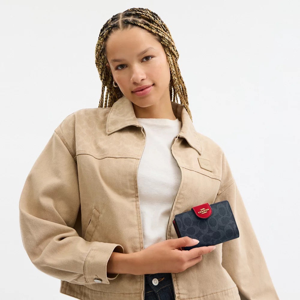 [INCOMING ETA 30 DAYS] COACH Medium Corner Zip Wallet In Signature Canvas in Denim/Bold Red (CW786)