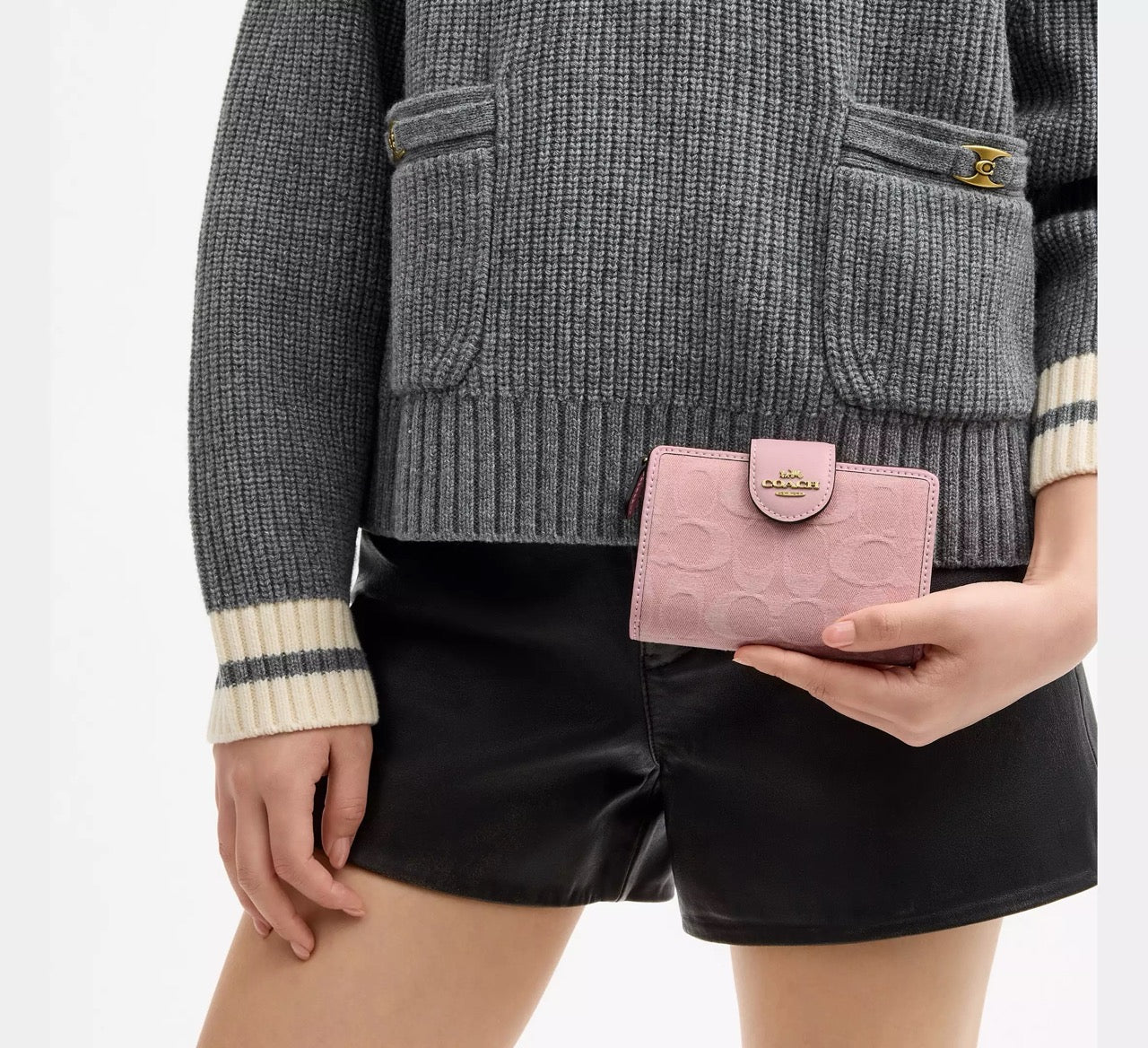 [INCOMING ETA 30 DAYS] COACH Medium Corner Zip Wallet In Signature Denim in Light Pink (CDF13)