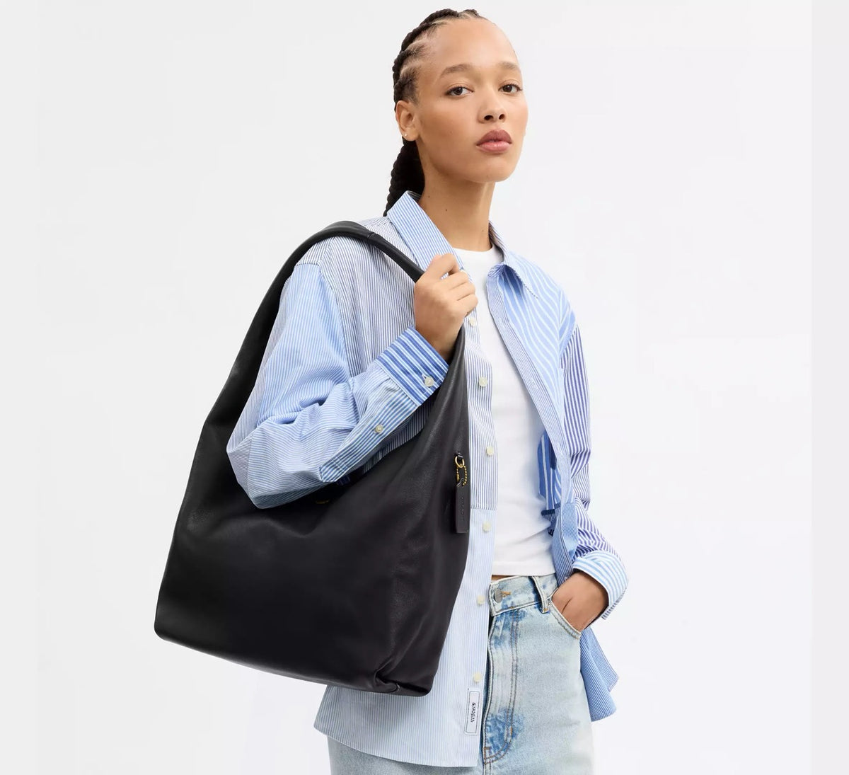 [WEB EXCLUSIVE][INCOMING ETA 30 DAYS] COACH Pillow Brooklyn Shoulder Bag 34 in Black (CFR18)