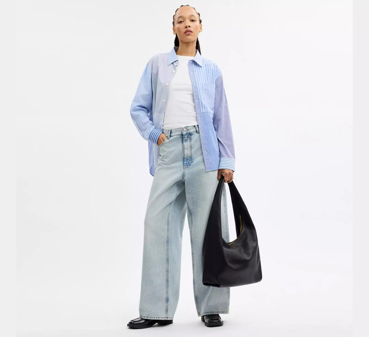 [WEB EXCLUSIVE][INCOMING ETA 30 DAYS] COACH Pillow Brooklyn Shoulder Bag 34 in Black (CFR18)