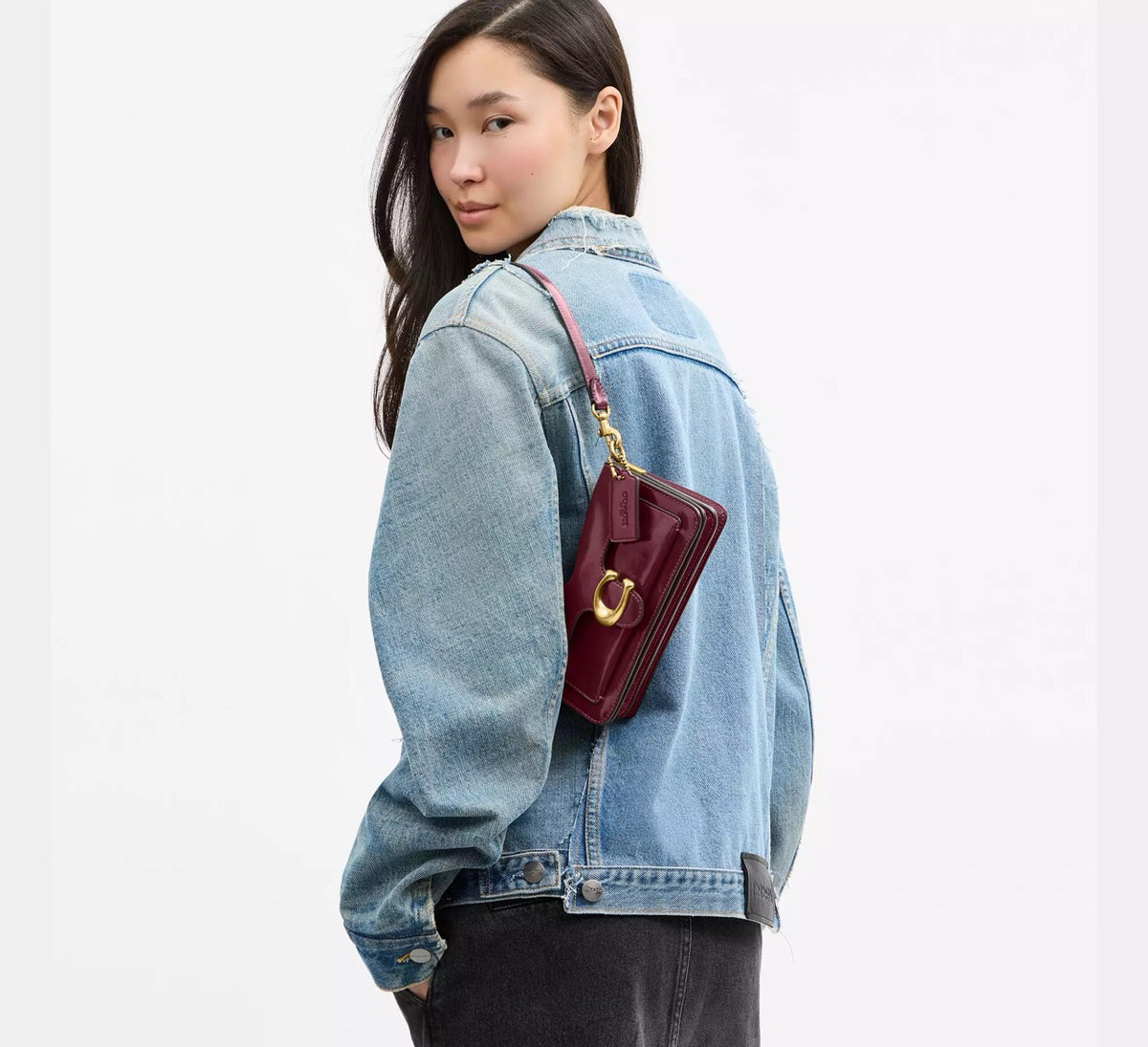 [WEB EXCLUSIVE][INCOMING ETA 30 DAYS] COACH Tabby Shoulder Bag 20 in Dark Cherry (CFR00)