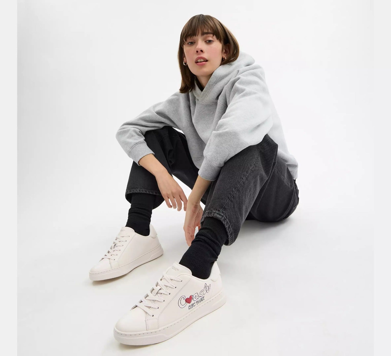 [INCOMING ETA 30 DAYS] COACH W High Line Sneaker With Heart in Coated Canvas/Chalk Multi (FK)(CBR66)