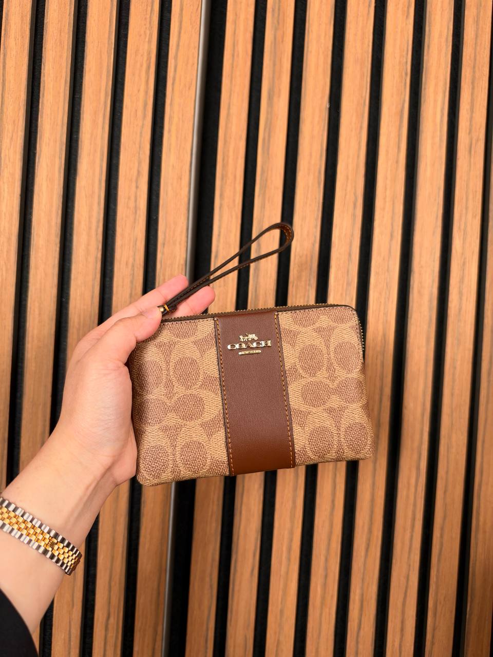 [READY STOCK MY] COACH Corner Zip Wristlet In Signature Canvas With Stripe in Tan/Brown (CW854)