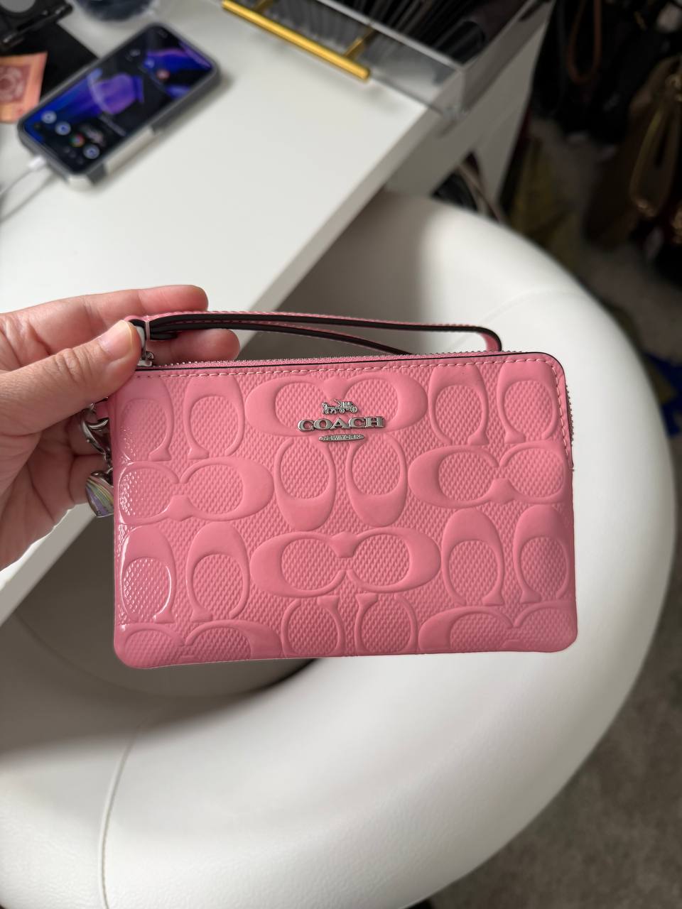 [INCOMING ETA 30 DAYS] COACH Corner Zip Wristlet In Signature Leather With Heart Charm in Pink (CDF04)