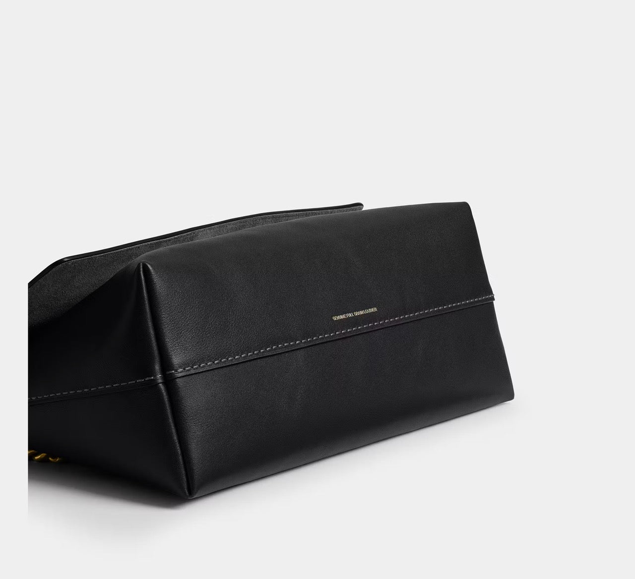 [INCOMING ETA 30 DAYS] Coach Chelsea Shoulder Bag 30 With Chain in Black (CDS61)