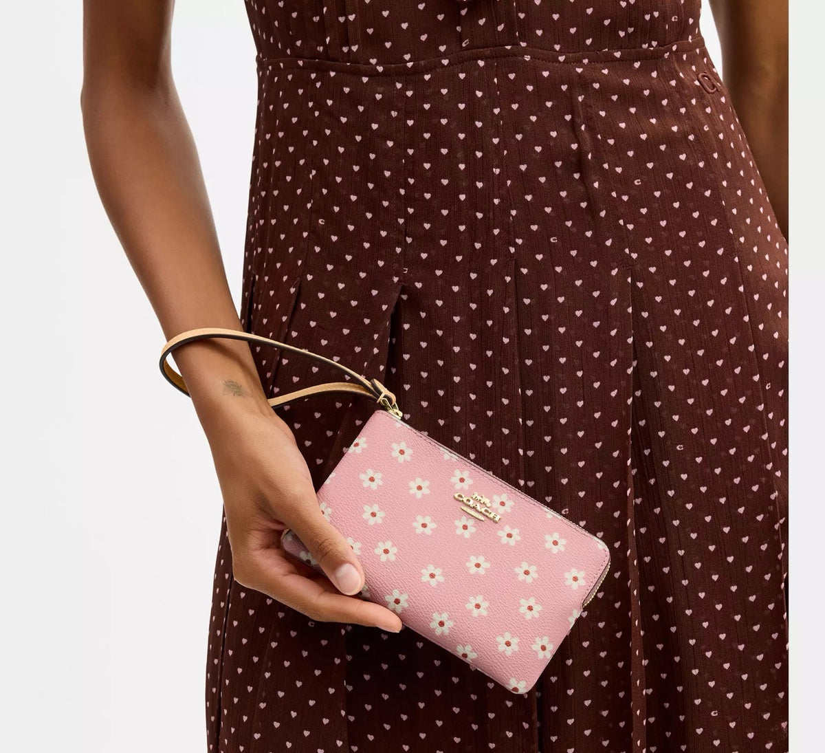 [WEB EXCLUSIVE][READY STOCK MY] Coach Corner Zip Wristlet With Floral Print in Pink Multicolor (CEX39)