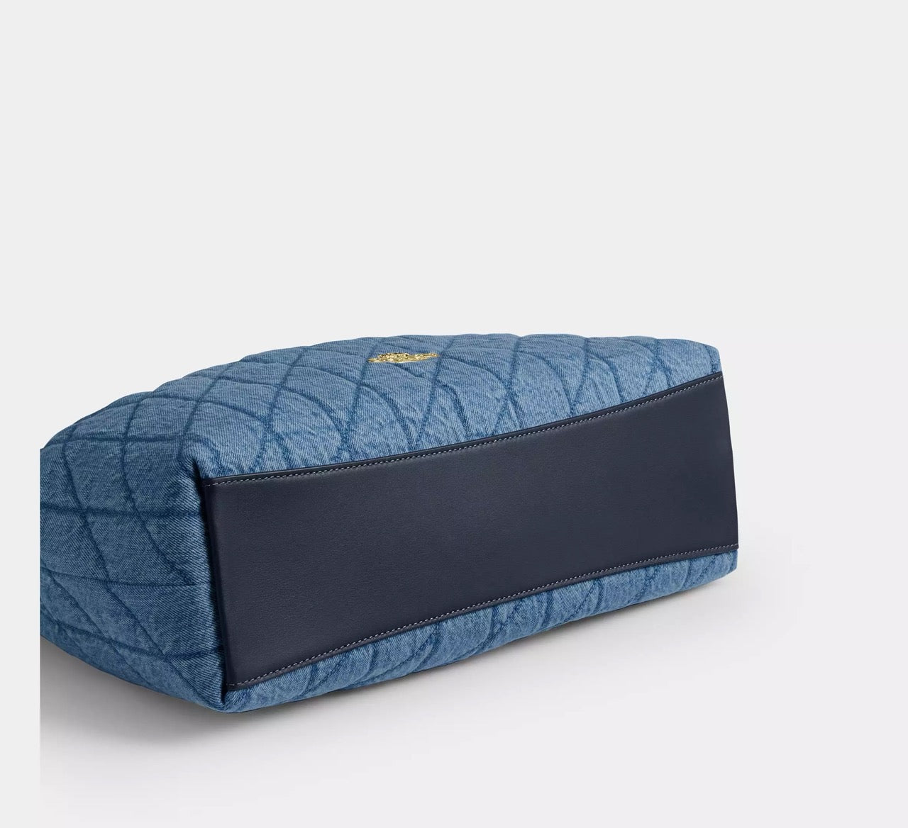 [READY STOCK MY] COACH Evelyn Large Shoulder Bag In Regenerative Cotton With Quilting in Indigo (CDC01)