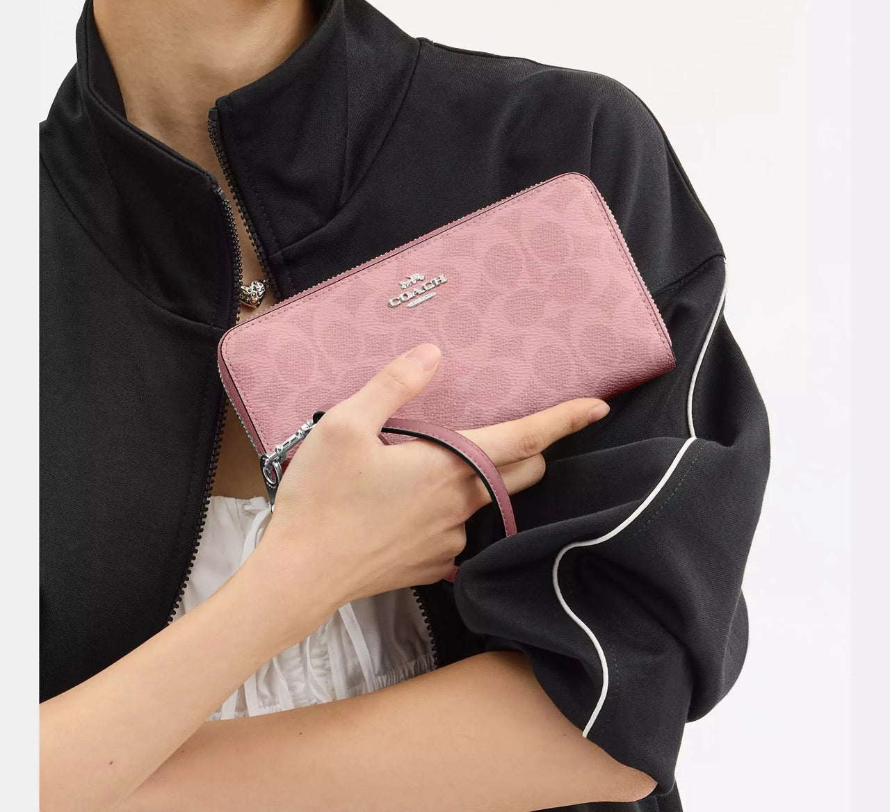 [INCOMING ETA 30 DAYS] COACH Long Zip Around Wallet In Signature Canvas (CW778)