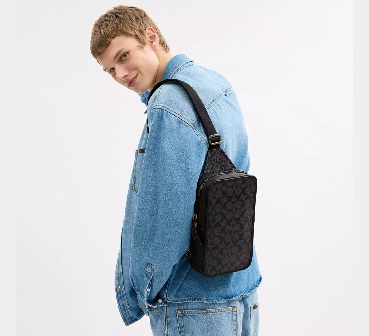 [WEB EXCLUSIVE][READY STOCK MY] COACH Men Sullivan Pack In Signature Canvas in Charcoal/Black (CZ397)