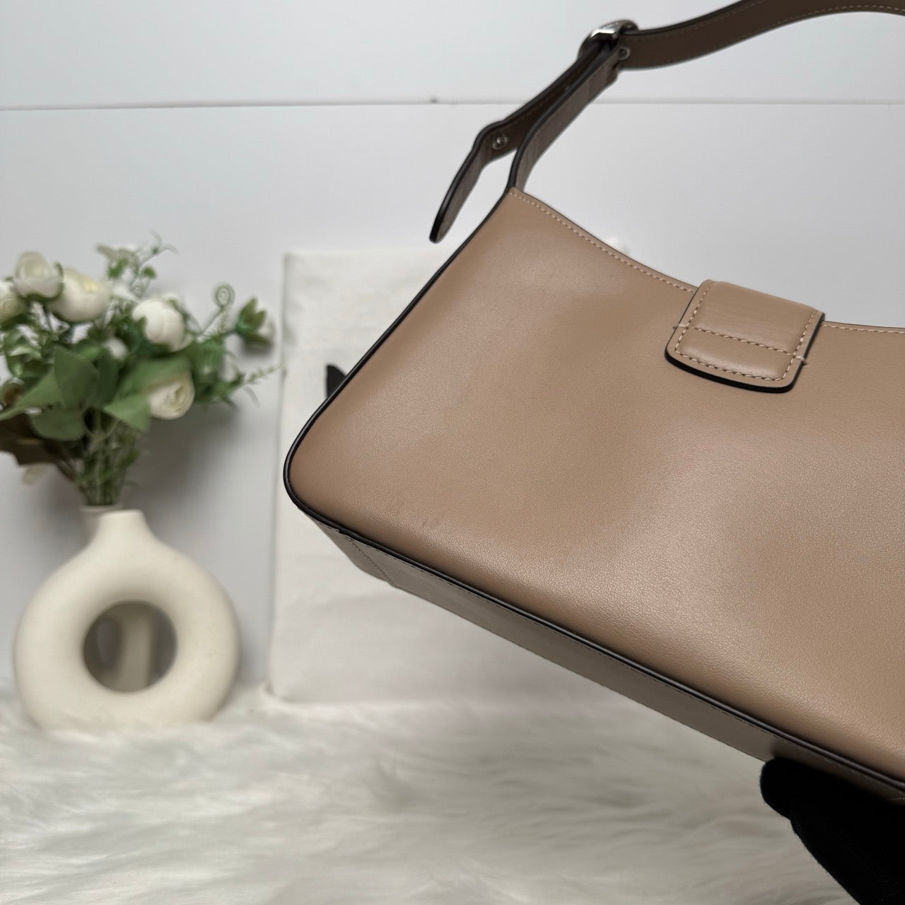 [DEFECT] COACH Eliza Shoulder Bag in Taupe (CP004)