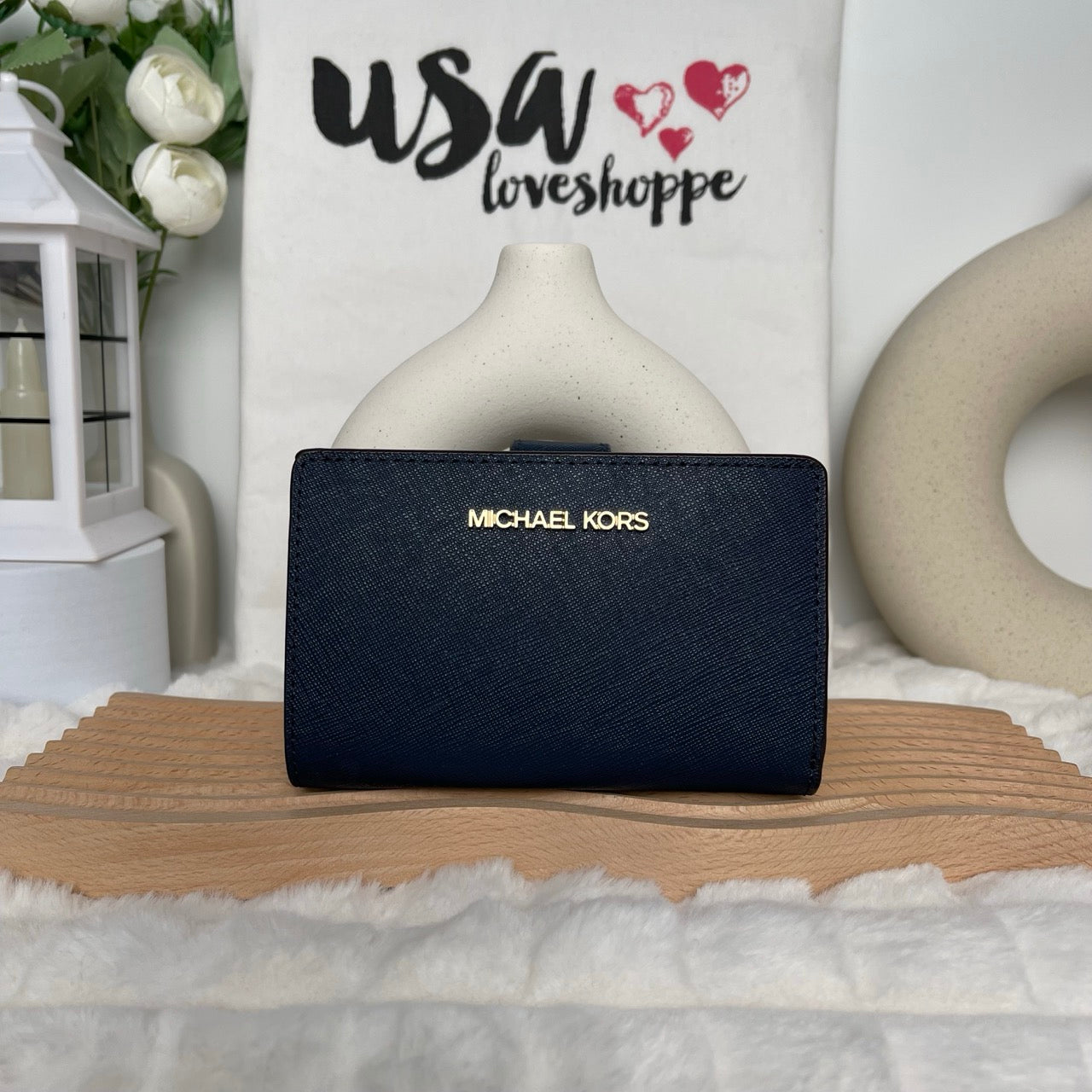 [DEFECT][READY STOCK MY] Michael Kors Medium Crossgrain Leather Wallet in Navy (35F7GTVF2L)