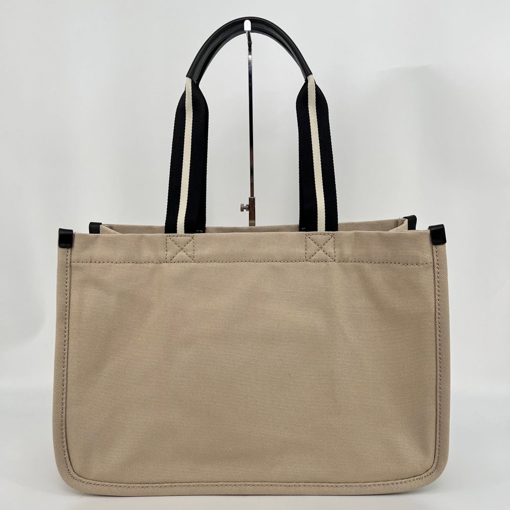 Marc Jacobs Signet Canvas Large Tote in Beige (H052M06FA21-260)